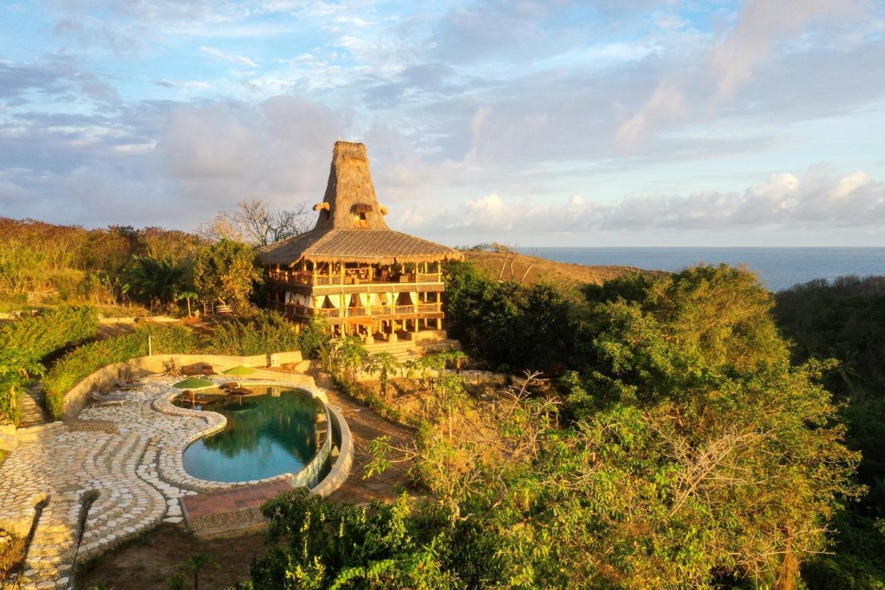 Ngalung Kalla Retreat Waikabubak Extérieur photo