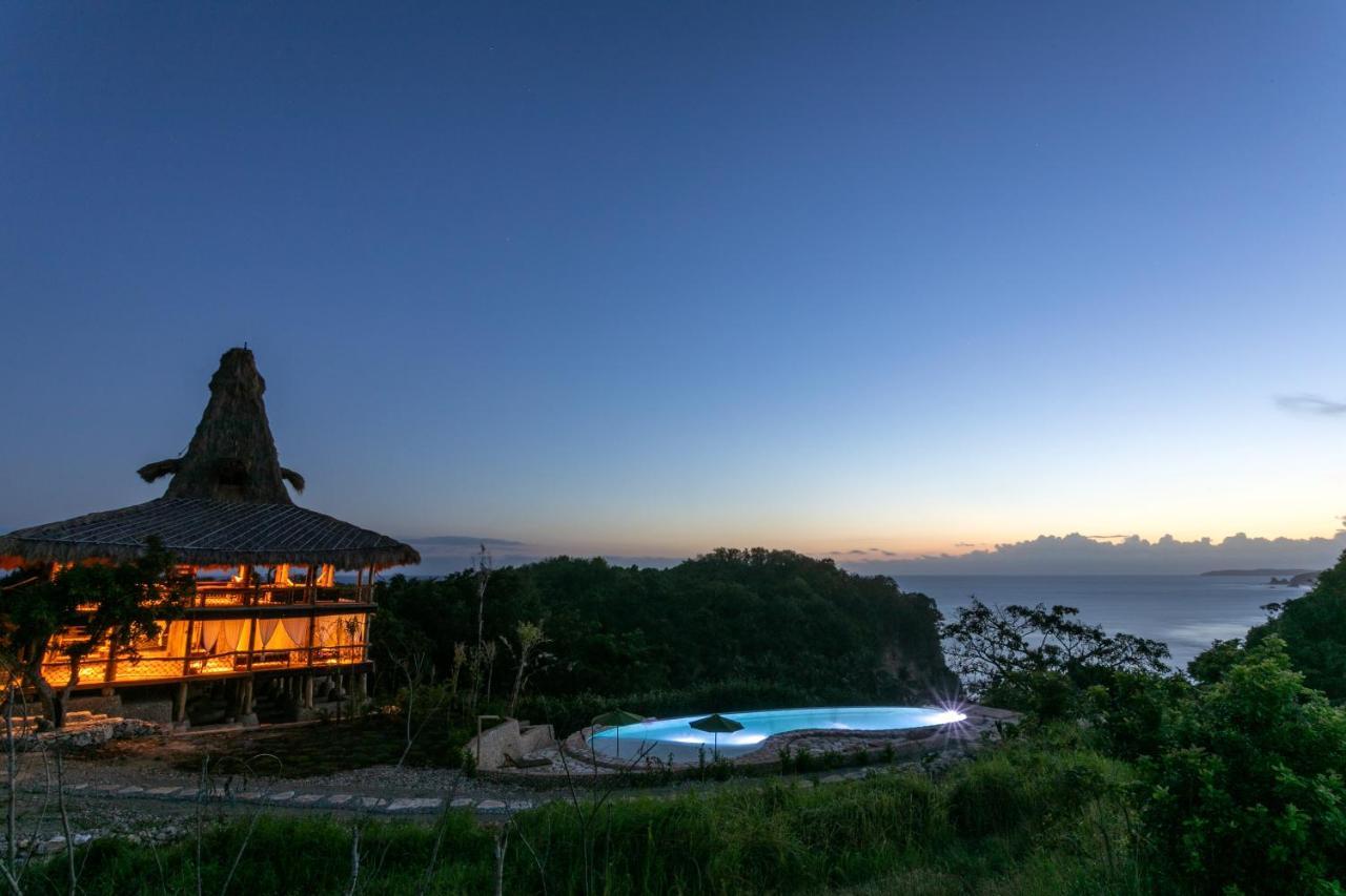 Ngalung Kalla Retreat Waikabubak Extérieur photo