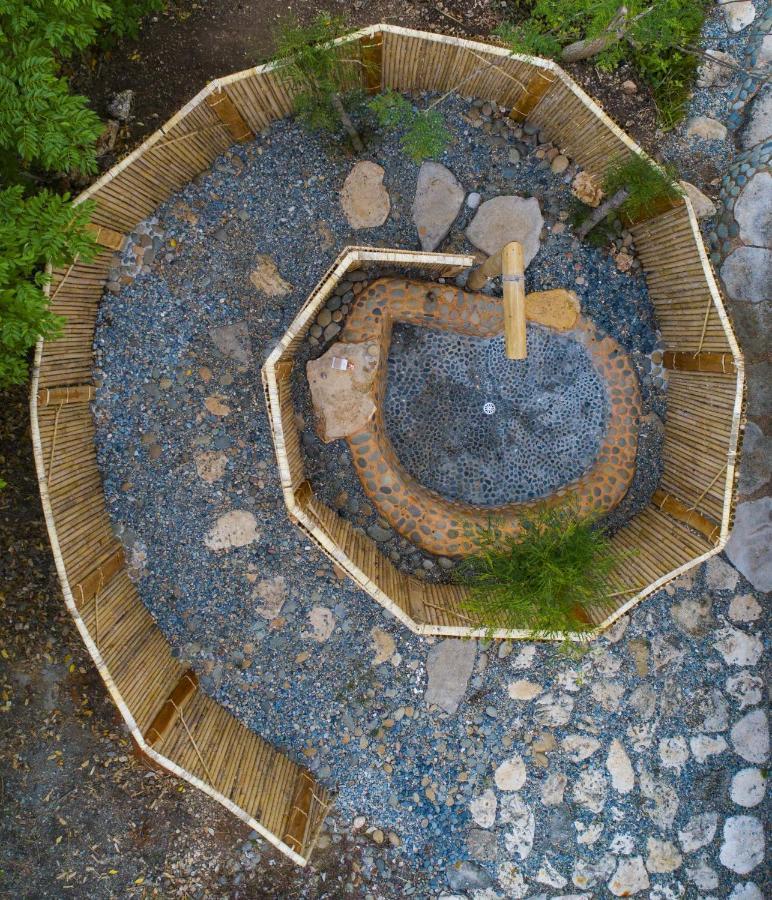 Ngalung Kalla Retreat Waikabubak Extérieur photo